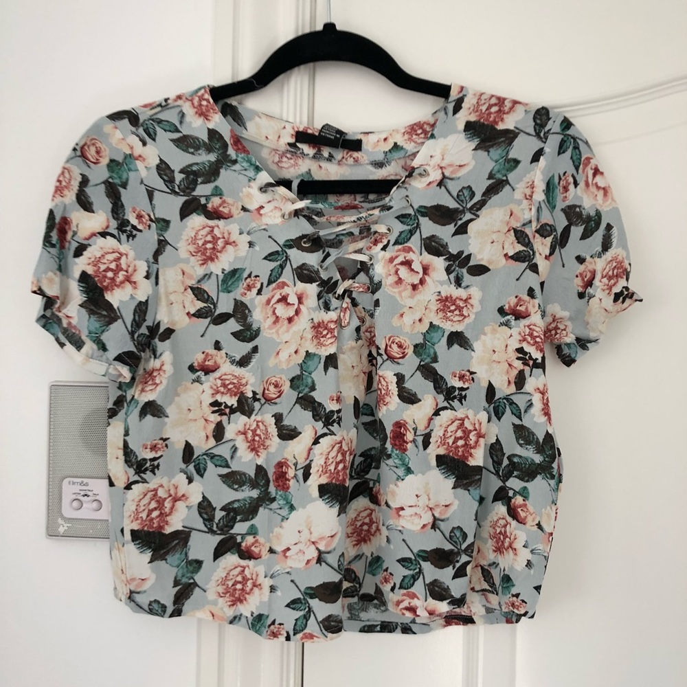 Floral lace-up t-shirt